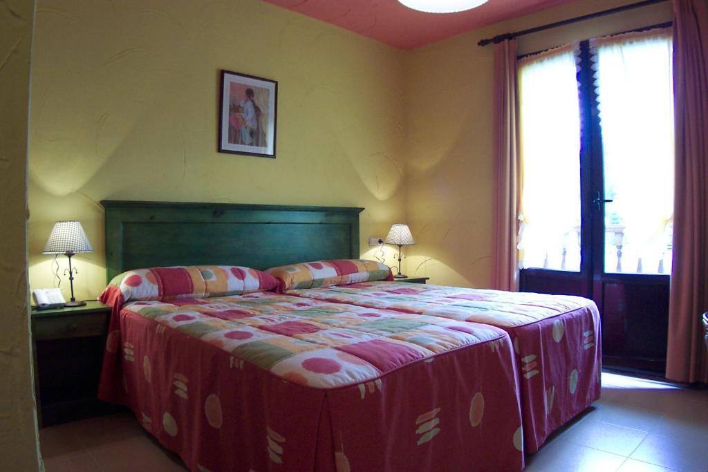 Conjunto Hotelero La Pasera Soto De Cangas Rom bilde